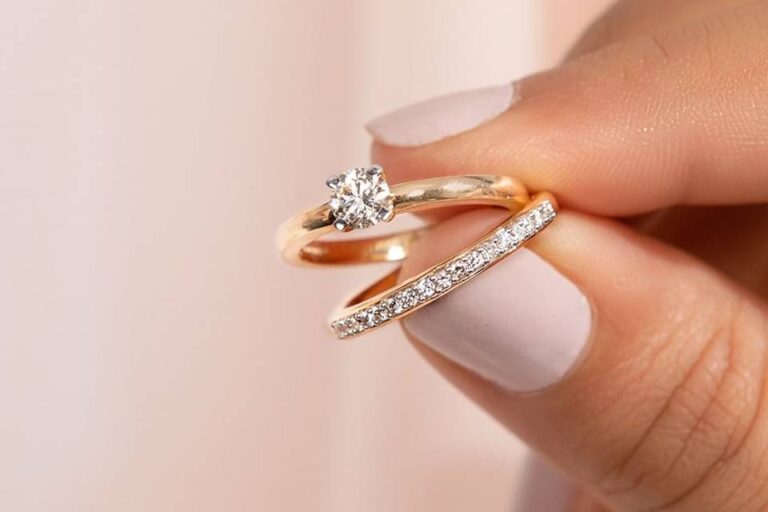 How to pick out an engagement ring or love bands